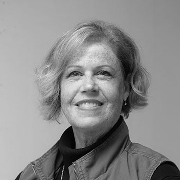 staff_lori-370x368